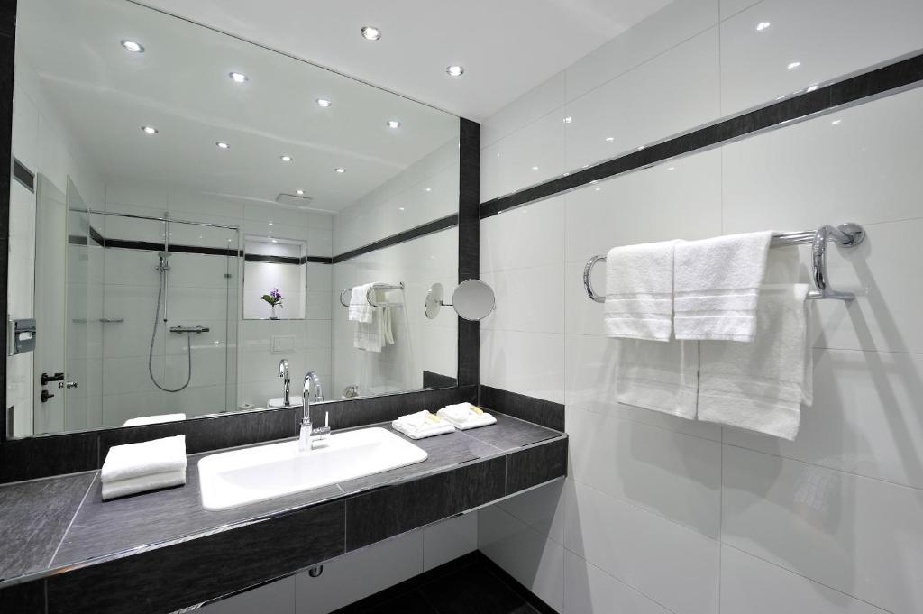 Hotel Restaurant Hoettche Dormagen Room photo
